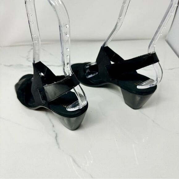 Munro Suede Heeled Sandals- Size 9.5 - Picture 11 of 15